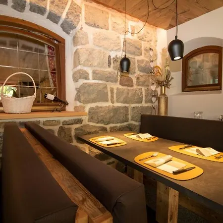 Bar-restaurant-pizzeria Antermont Carezza al Lago