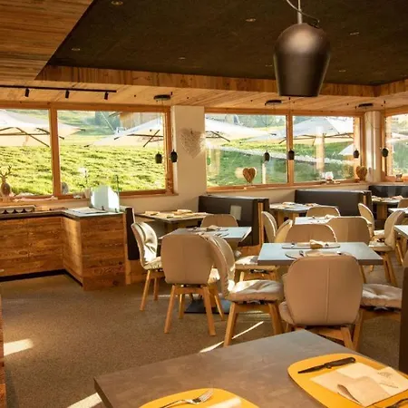 Bed & Breakfast Bar-restaurant-pizzeria Antermont Carezza al Lago